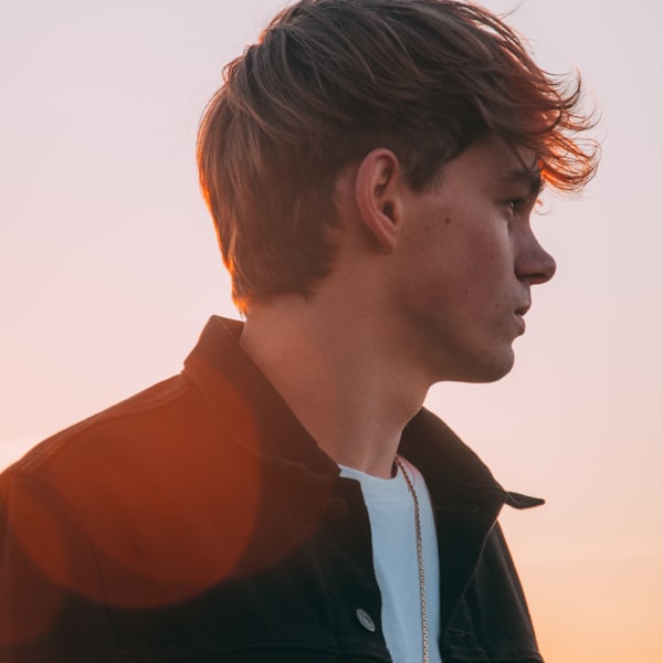 Portrait of reviewer Alex Smith